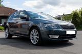 Skoda Octavia 2.0 TDI DSG Style Combi Style+Navi+LED