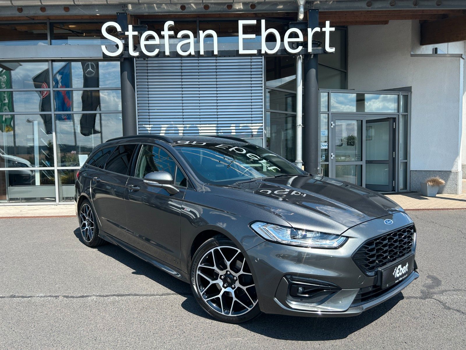 Fahrzeugabbildung Ford Mondeo Turnier ST+AWD+AHK+SportfahrW+TotW