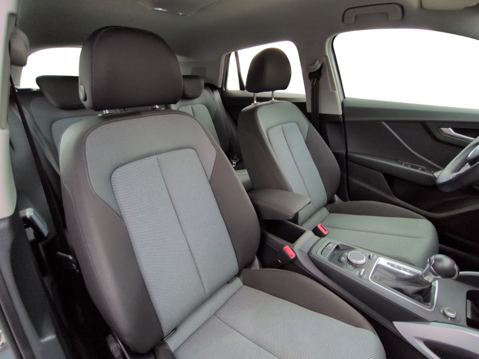 Q2 Design 30 TDI S tronic LED+GRA+PDC+SHZ