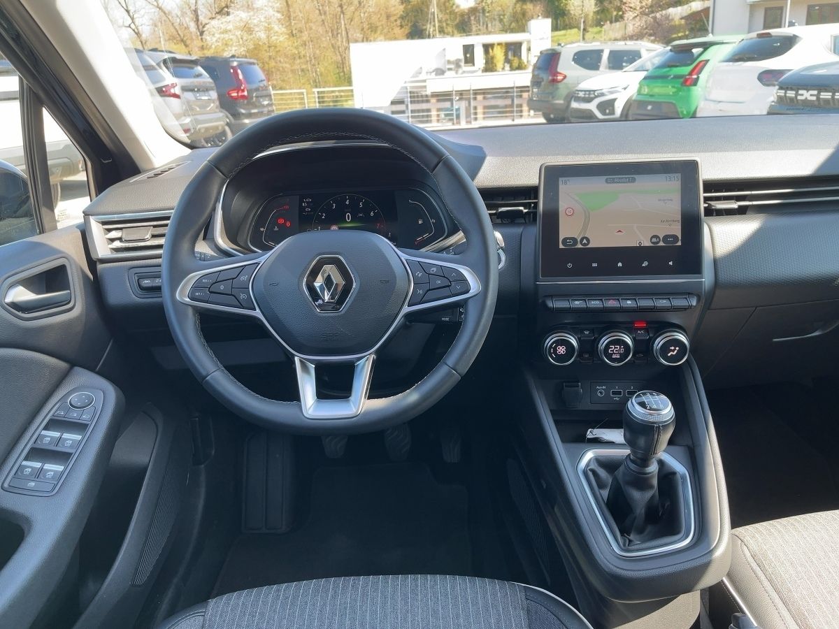Fahrzeugabbildung Renault Clio INTENS TCe 100 Navi