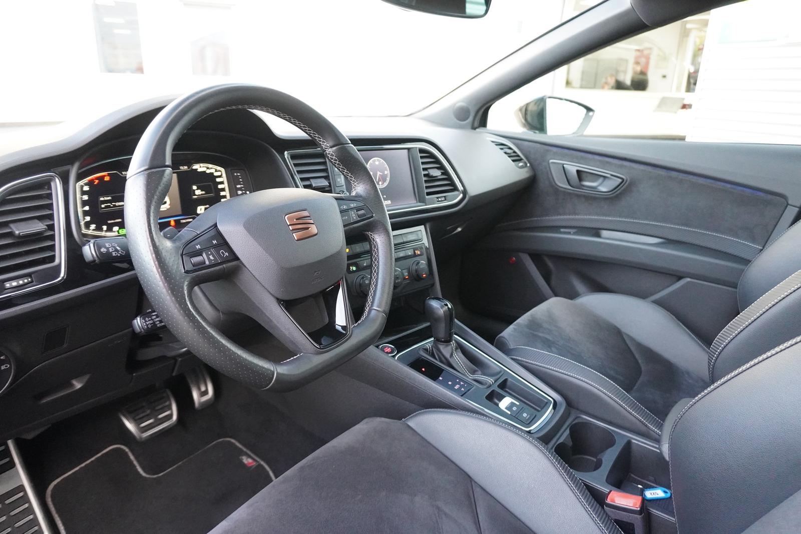 Seat Leon ST 2.0 Cupra 300 4Drive LED Navi Panorama