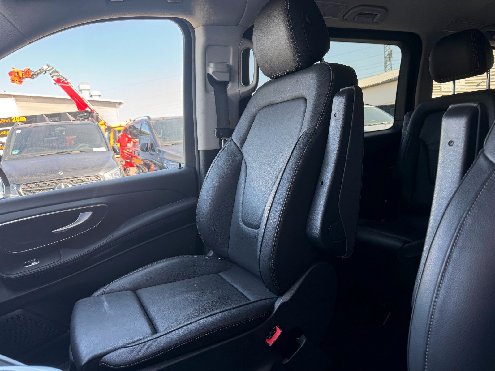 Fahrzeugabbildung Mercedes-Benz V 300 d AVA Extral AIRMATIC Stdheiz 360Kamera