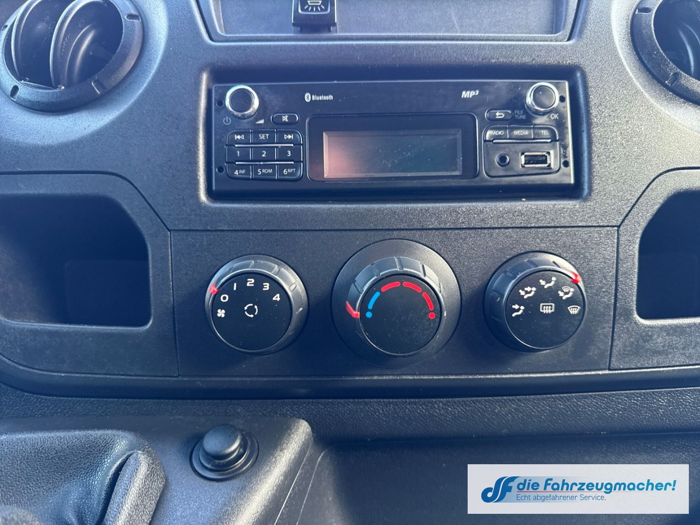 Fahrzeugabbildung Opel Movano PDC BT el.SP ABS Berganfahrass. *8078