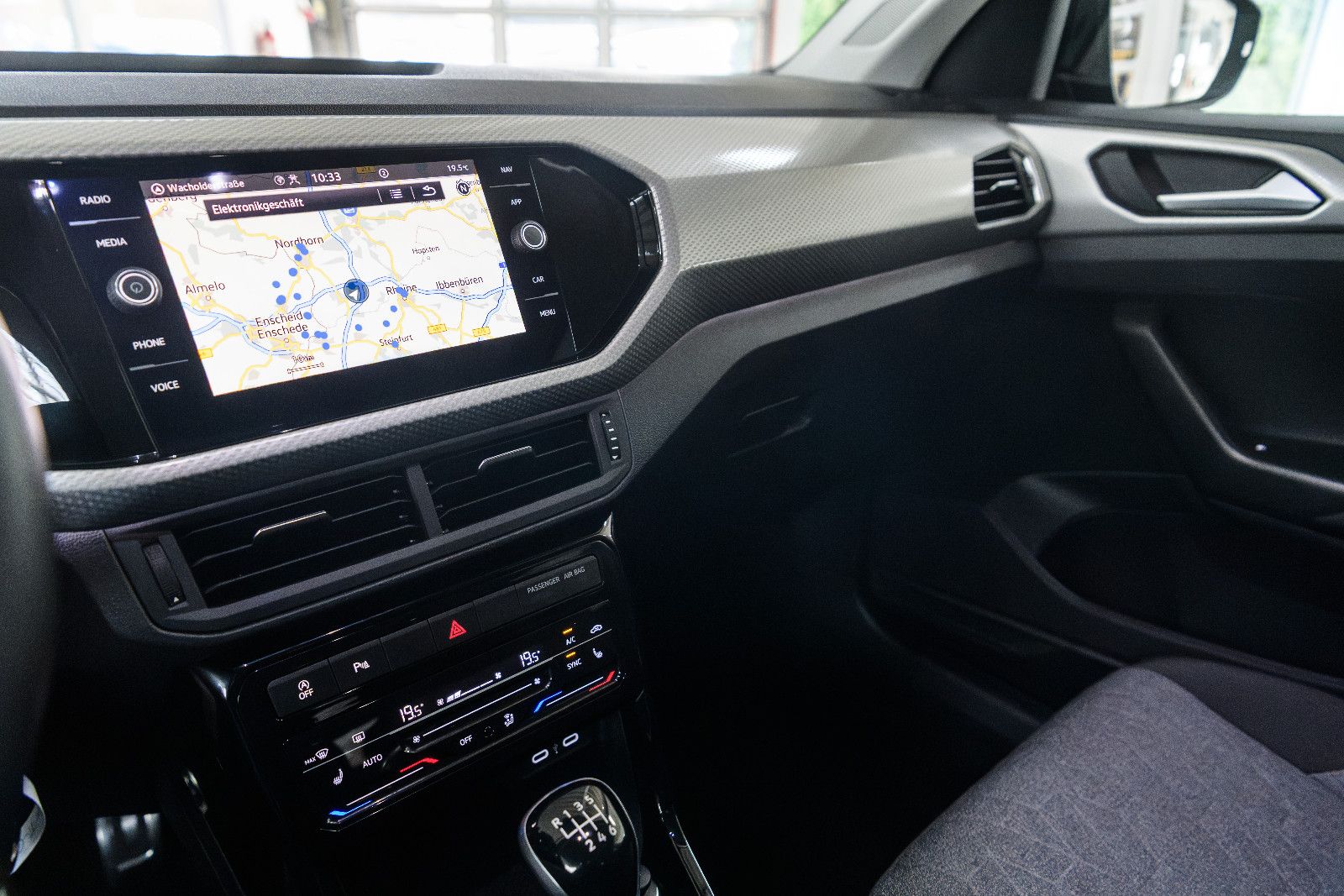 Fahrzeugabbildung Volkswagen T-Cross +SHZ +KAMERA +NAVI +ACC