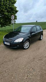 Kia Ceed 1.6  -  90ps *DIESEL* - Kia aus 2008: Cee D