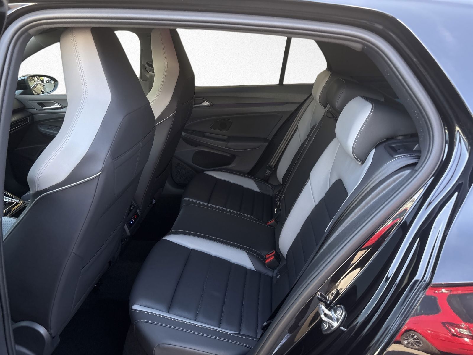 Volkswagen Golf GTD 2.0 TDI DSG AHK HUD Matrix Pano SHZ Rüc foto 12