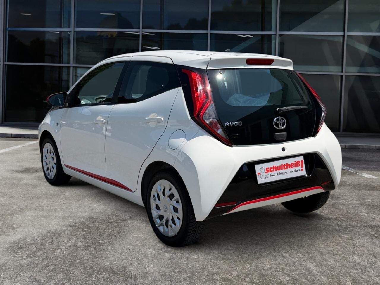 Fahrzeugabbildung Toyota AYGO x-play
