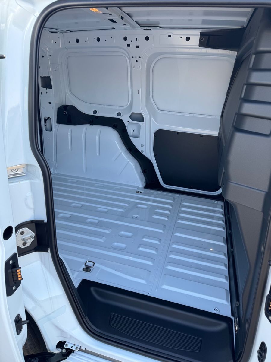 Fahrzeugabbildung Ford Transit Connect 1,5 PHEV Automatik/Sofort