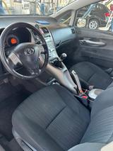 Toyota Auris 1.6 Benzin - 124 PS  104.000 km - Toyota Auris in Nürnberg