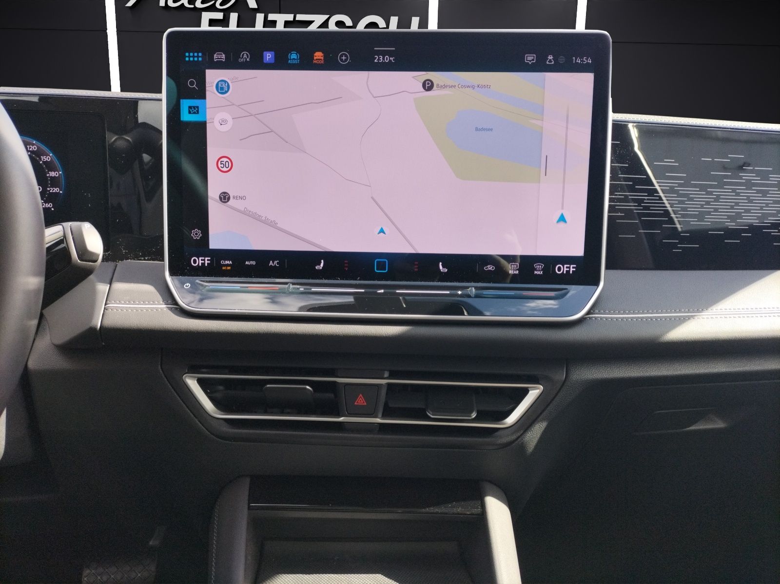 Fahrzeugabbildung Volkswagen Tiguan TDI Elegance DSG 4M LED AHK Navi HUD Pano