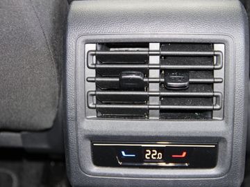 Volkswagen Golf VIII Variant 1.5 TSI AHK Life  LED NAVI