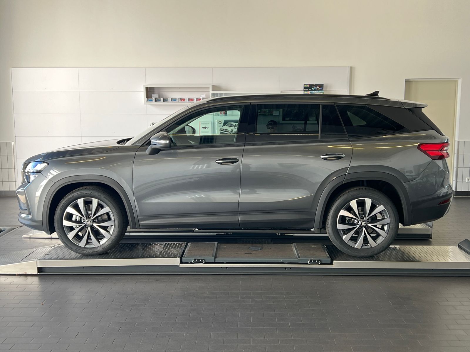Fahrzeugabbildung SKODA Kodiaq Selection 2.0 TDI DSG *LED,AHK,Navi,Winte