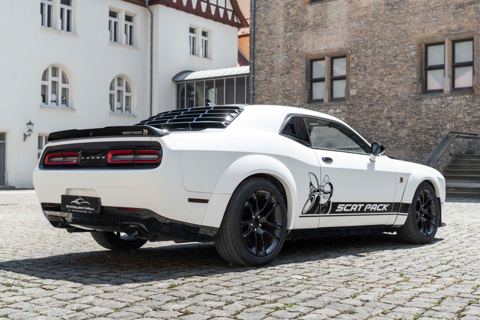 Fahrzeugabbildung Dodge Challenger 6,4L SCAT WIDEBODY ALPINE KAM TOTW