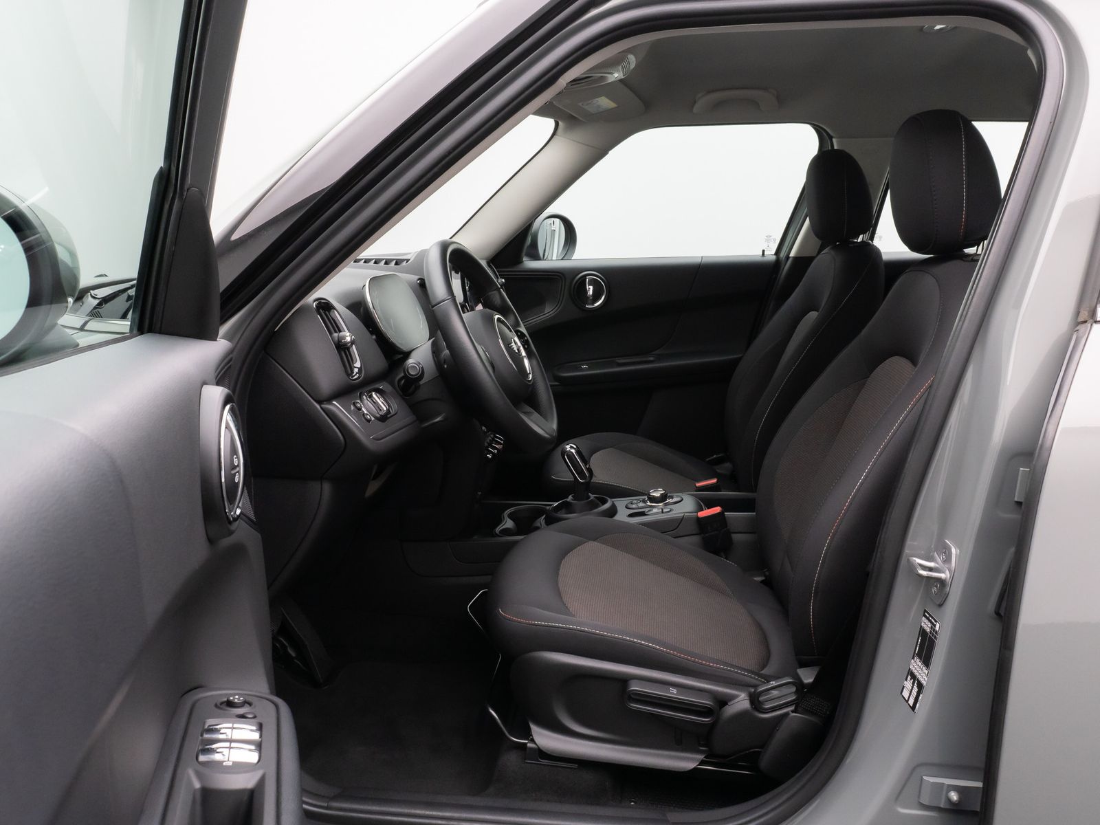 Fahrzeugabbildung MINI One Countryman Essential Trim Kamera AHK LED