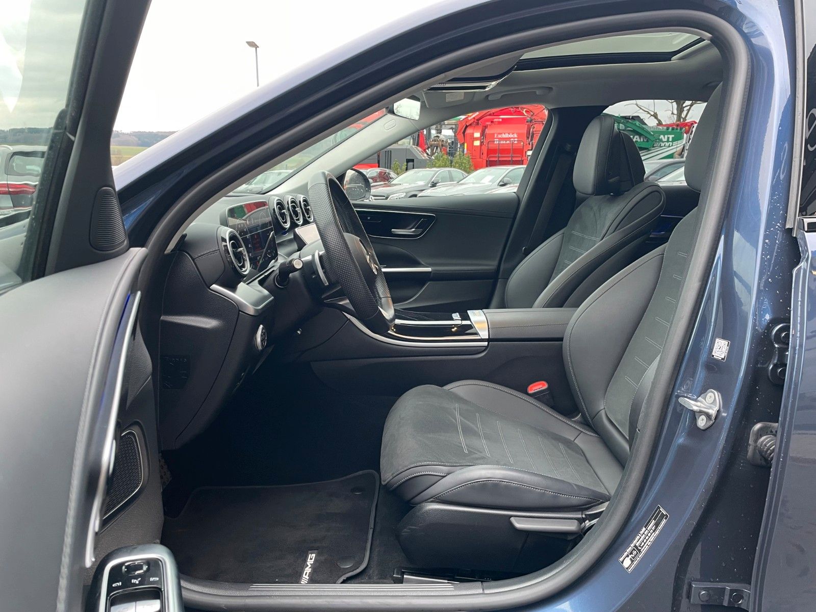 Fahrzeugabbildung Mercedes-Benz C 300de AMG+Distr+Digital+Pano+AHK+360+Night