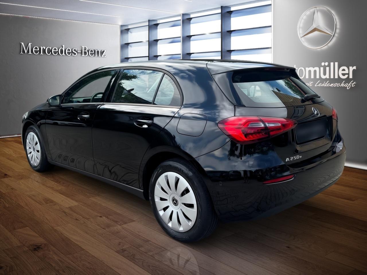 Mercedes-Benz A 250 e STNDHZ+CARPL+KAMERA+SHZ+NAVI+PARKASSIS+
