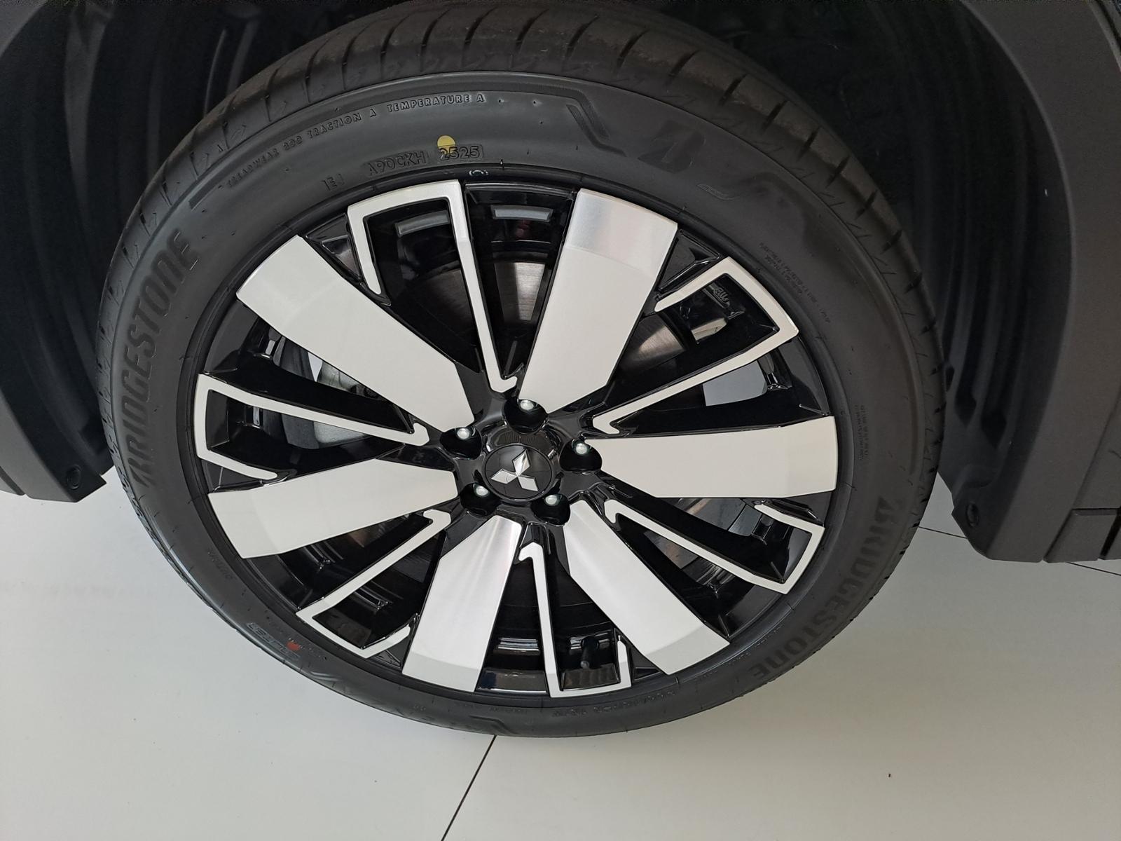 Mitsubishi Outlander 2.4 PHEV 100 kW S-AWC Top