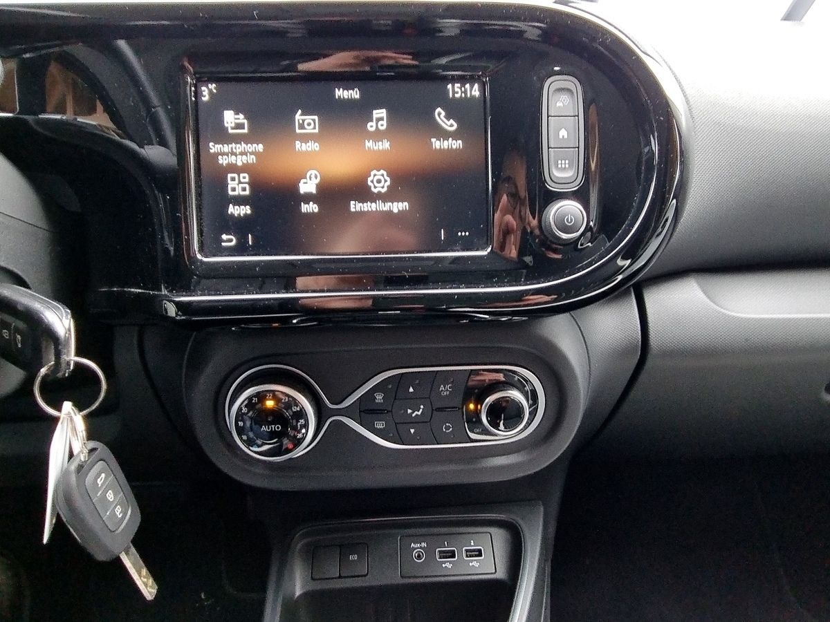 Fahrzeugabbildung Renault Twingo E-TECH elektr. INTENS