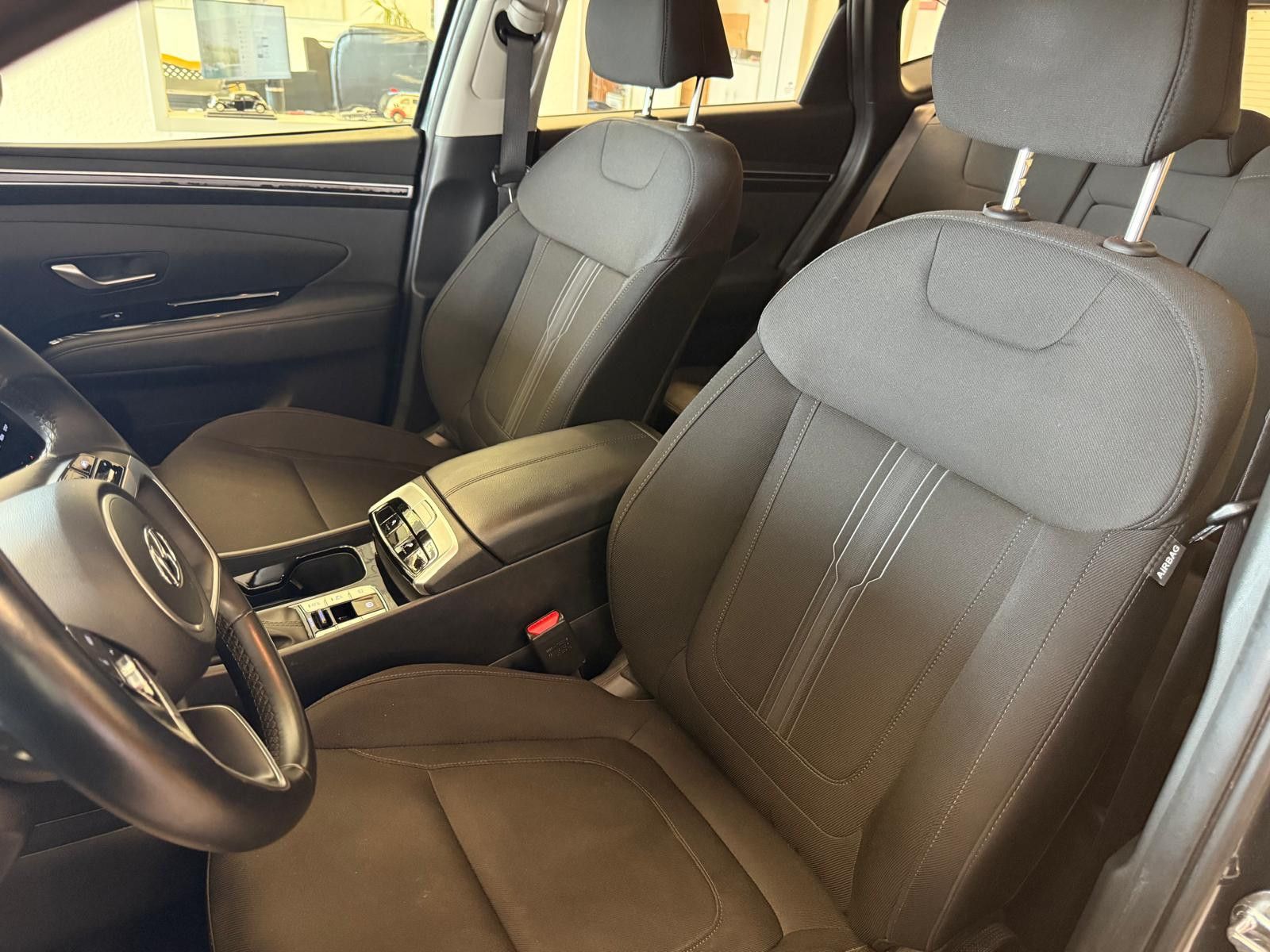 Fahrzeugabbildung Hyundai Tucson Select Mild-Hybrid 4WD / AHK / LED / NAVI