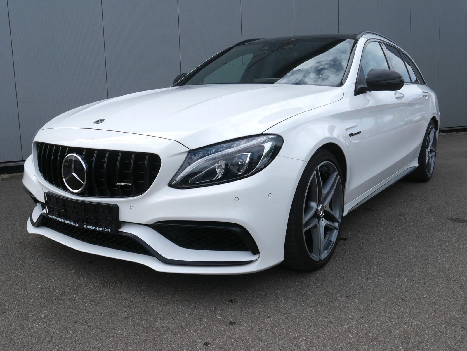 MERCEDES-BENZ C 63 T AMG NAVI/LED/PANO/S-AGA/BURM/DISTR/NIGHT