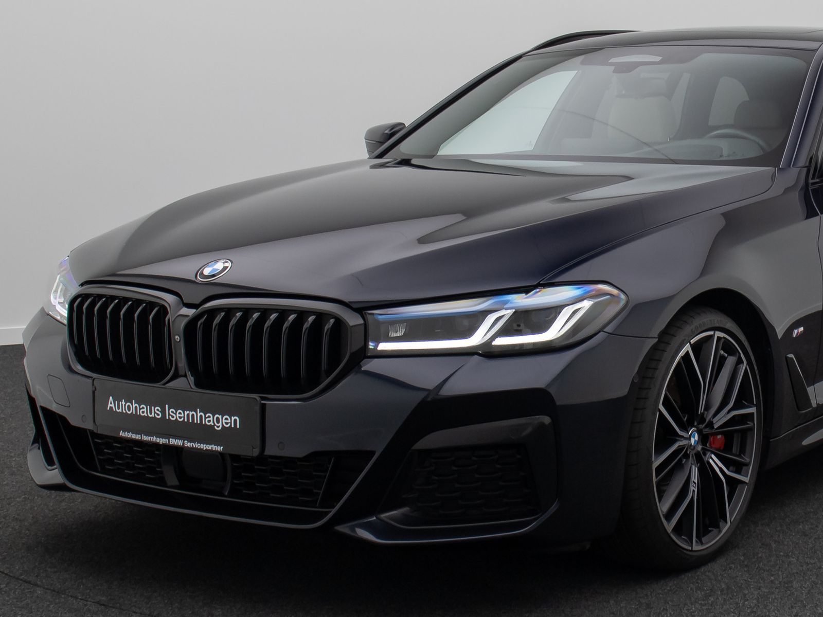 Fahrzeugabbildung BMW 540d xD M Sport 360° HUD DAB H/K Panorama 20Zoll