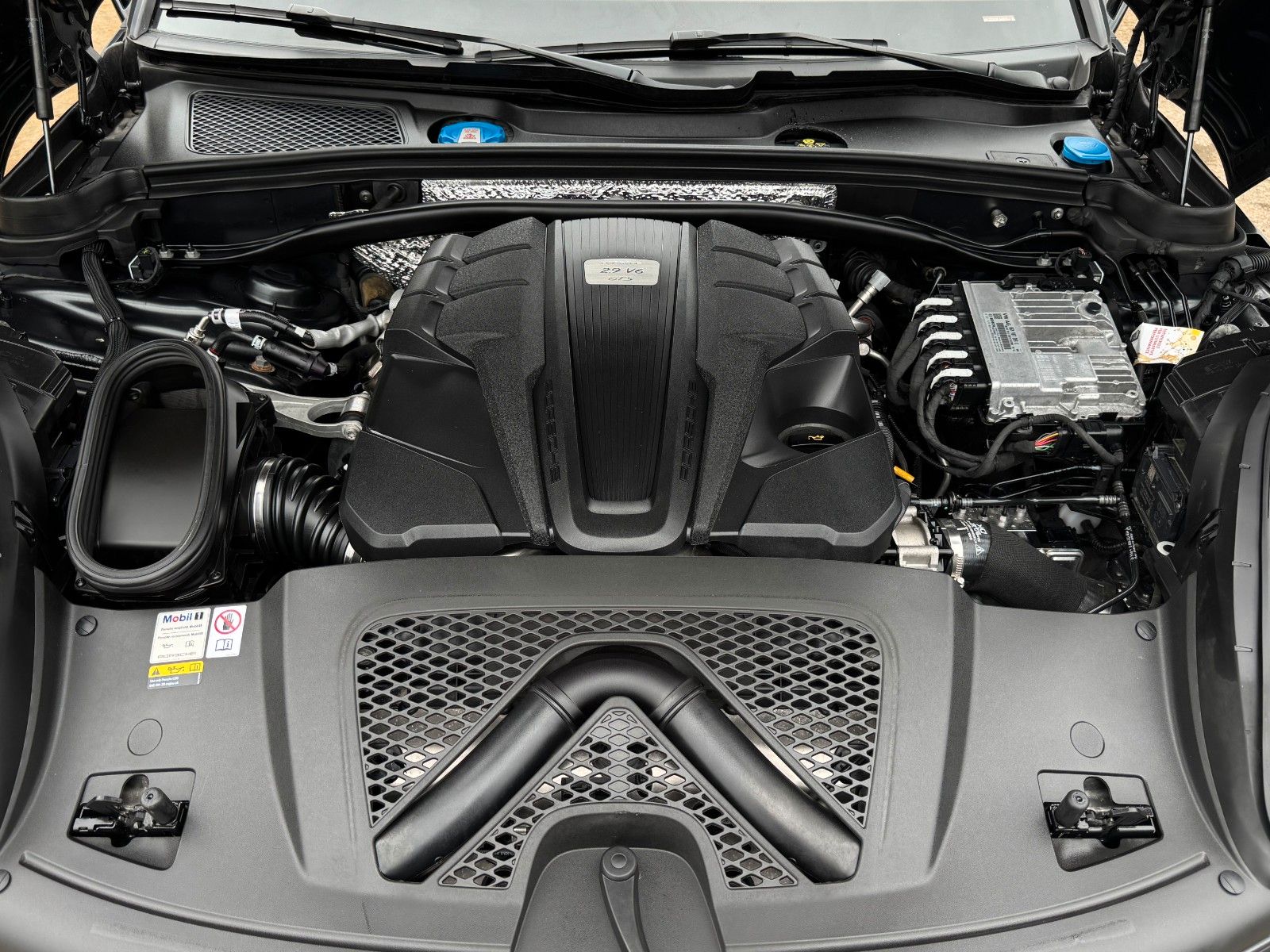 Fahrzeugabbildung Porsche Macan GTS PASM Chrono Carbon Pano Bose Std-HZG