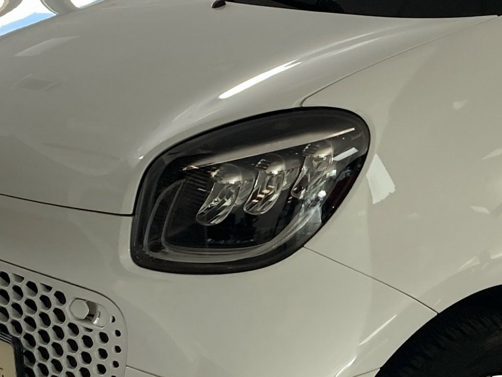 Fahrzeugabbildung Smart smart EQ fortwo Exclusive*Pano*LED*Kamera*22kW*