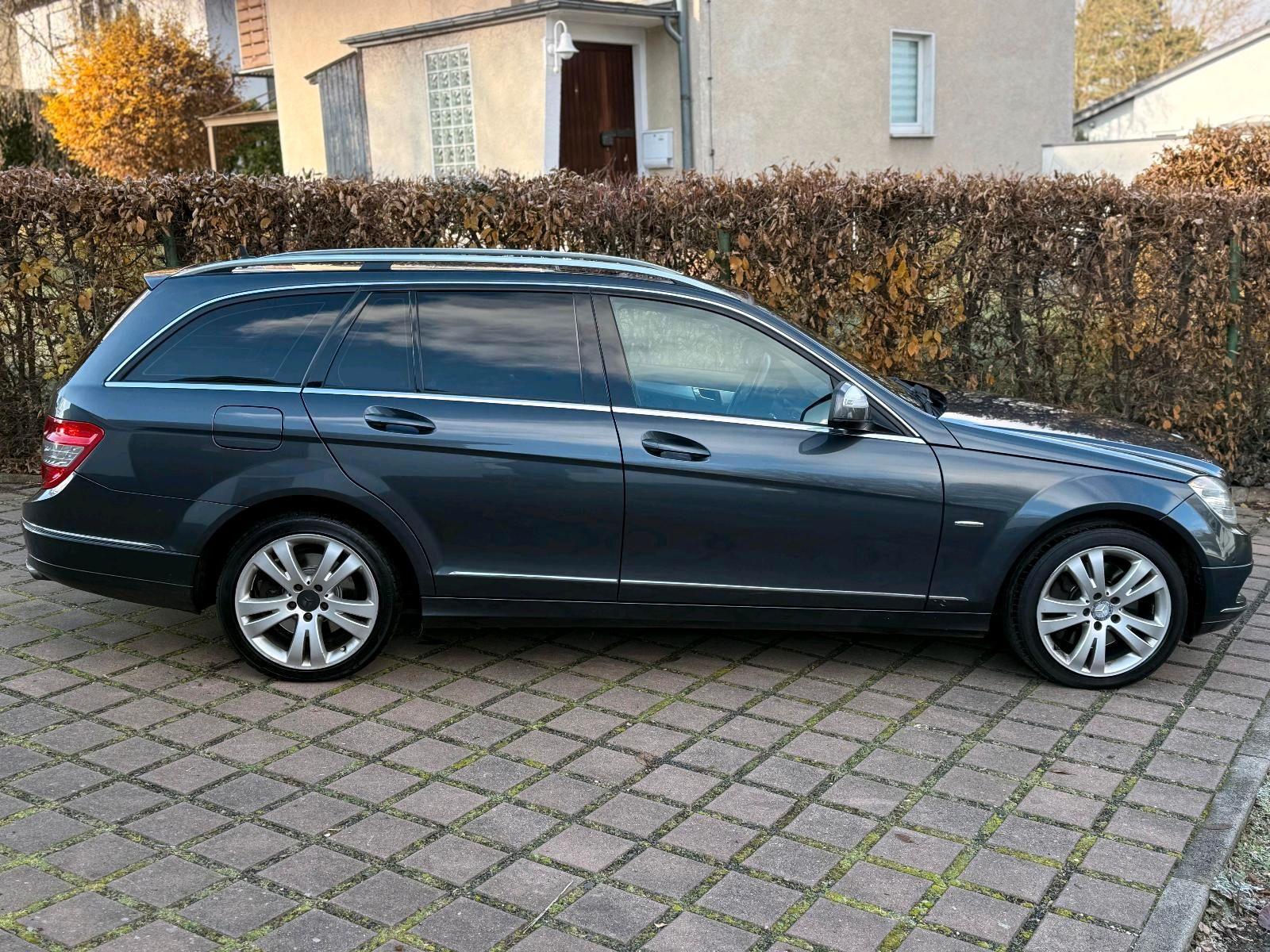 Mercedes-Benz 320 2008 — engine 245 HP (180kW)