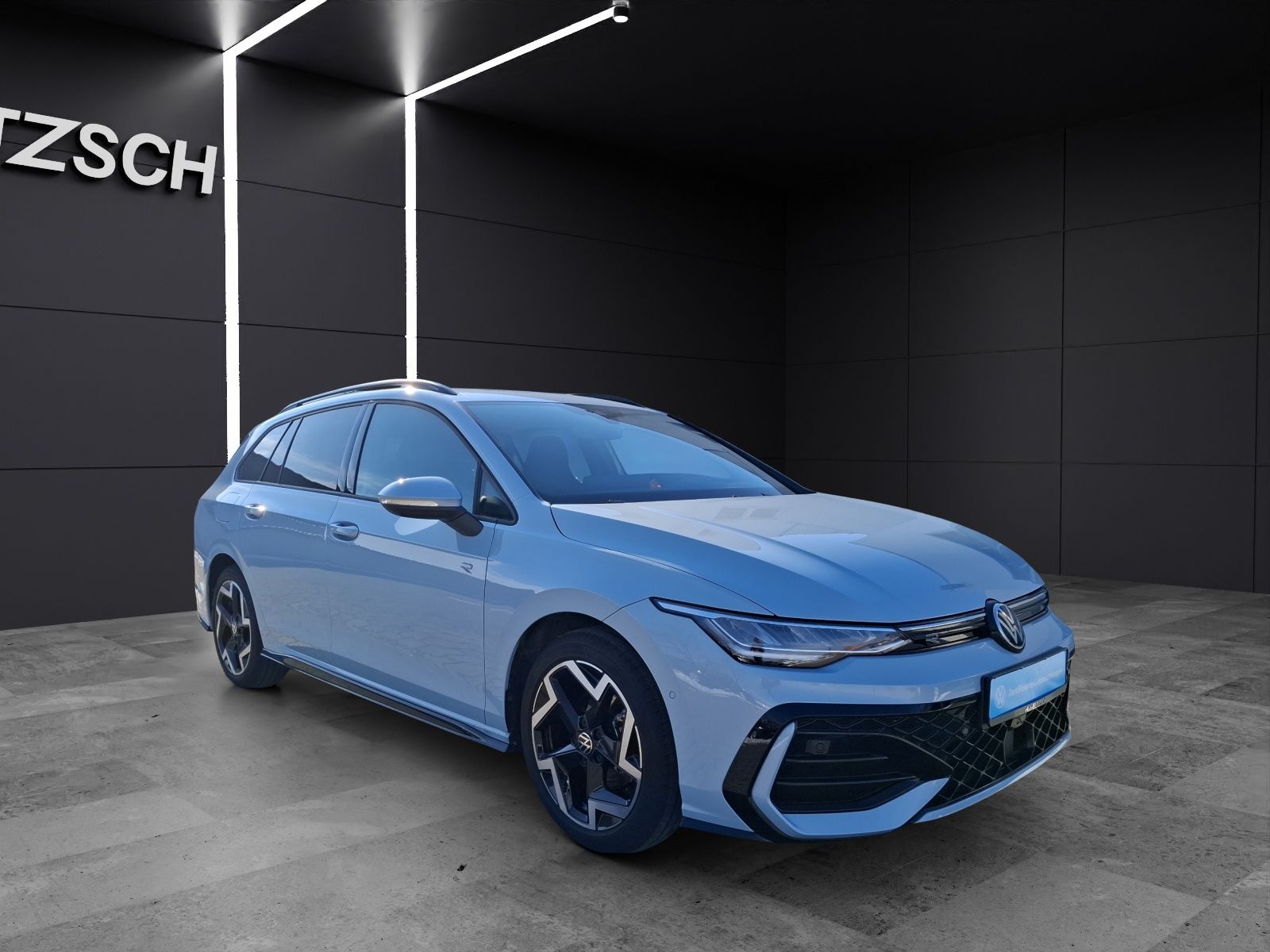 Fahrzeugabbildung Volkswagen Golf VIII Variant eTSI R-Line DSG LED AHK Navi H