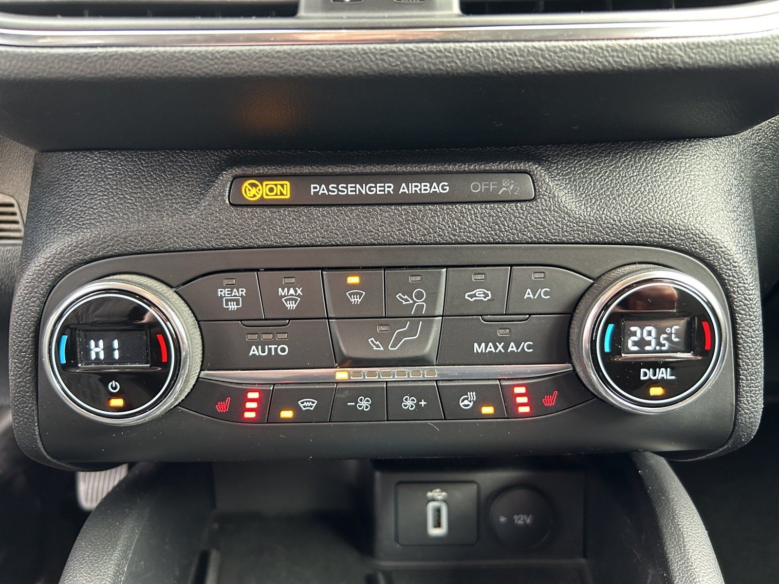 Fahrzeugabbildung Ford Focus 1.5 EcoBlue Active LED/KAMERA/NAVI/SHZ/LHZ