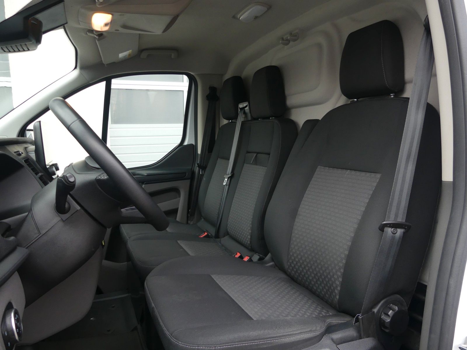 Fahrzeugabbildung Ford Transit Custom Kasten 300 L1 Trend*BLIS*Kamera