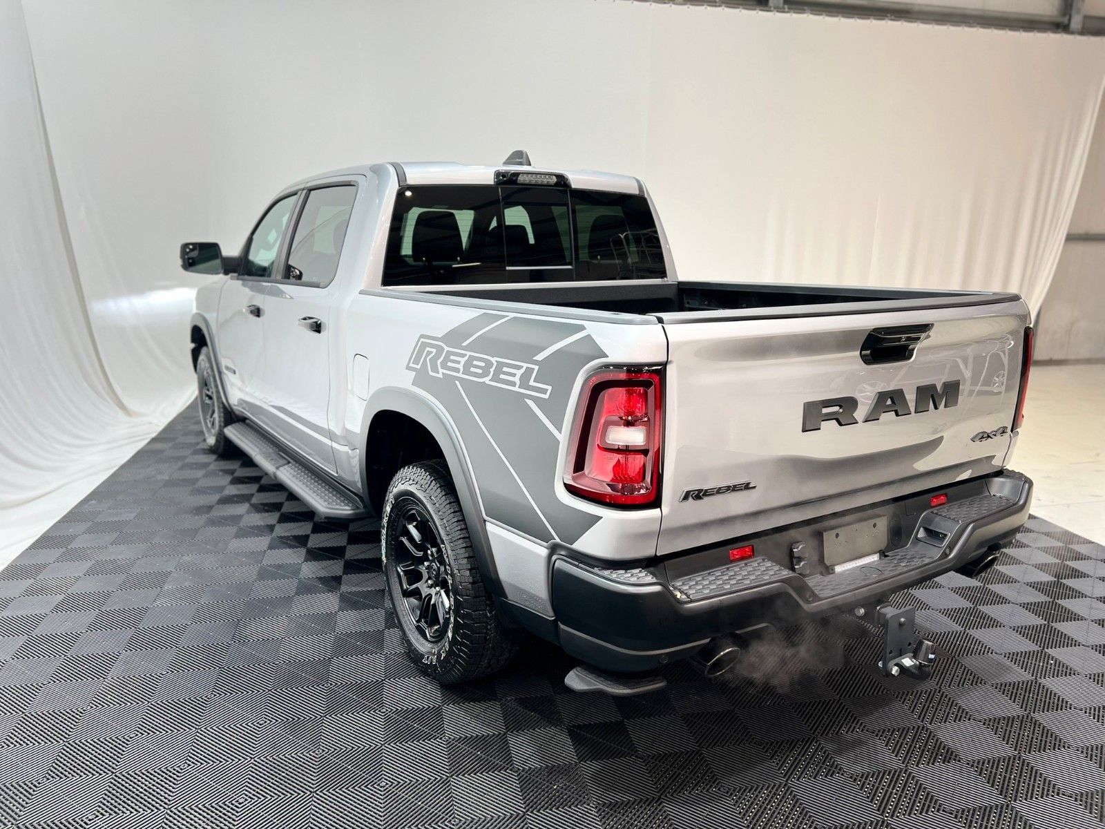 Fahrzeugabbildung Dodge RAM 1500 Rebel Night Premium*LUFT,HUD,PANO,360°*