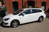 Opel Astra J Sports Tourer Selection Navi&Ahk&Shz&MFL - Opel Astra: J Sport Tourer