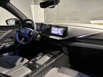 Fotografie 8 des Opel Astra Sports Tourer 1.2 Turbo Automatik GS