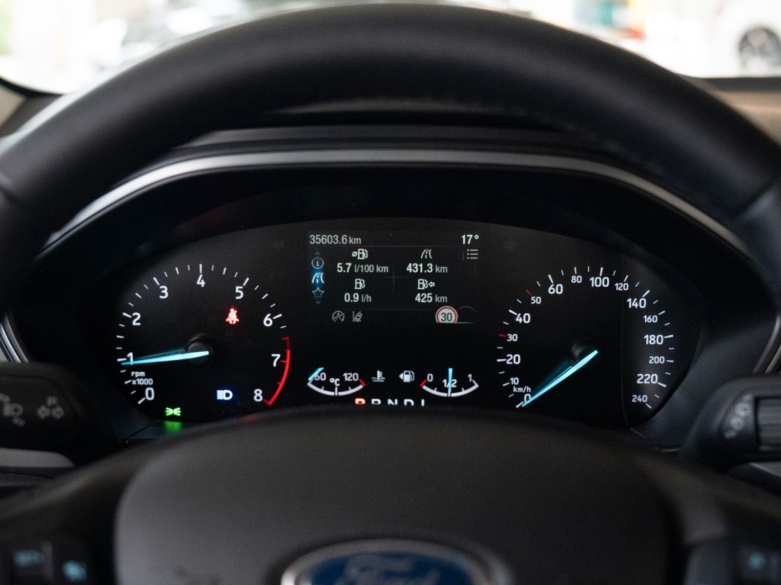 Fahrzeugabbildung Ford Focus Turnier Active/AUTOMATIK/WINTER-P/KAMERA