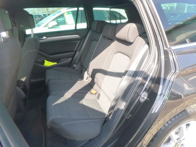 Fahrzeugabbildung Volkswagen Passat Variant 2.0 TDI, Business>AUT/AHK/LED/360