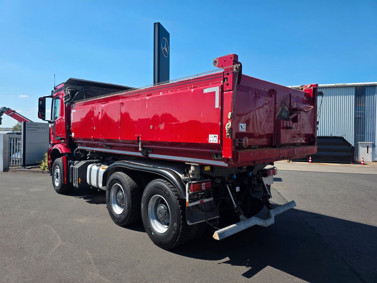 Fahrzeugabbildung Mercedes-Benz Arocs 2648 K 6x4 Thermo-Kipper + Bordmatik