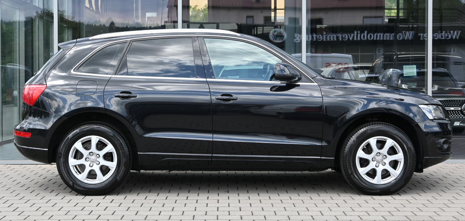 Fahrzeugabbildung Audi Q5 2.0 TDI quattro 6-Gang °STANDHEIZUNG°XENON°