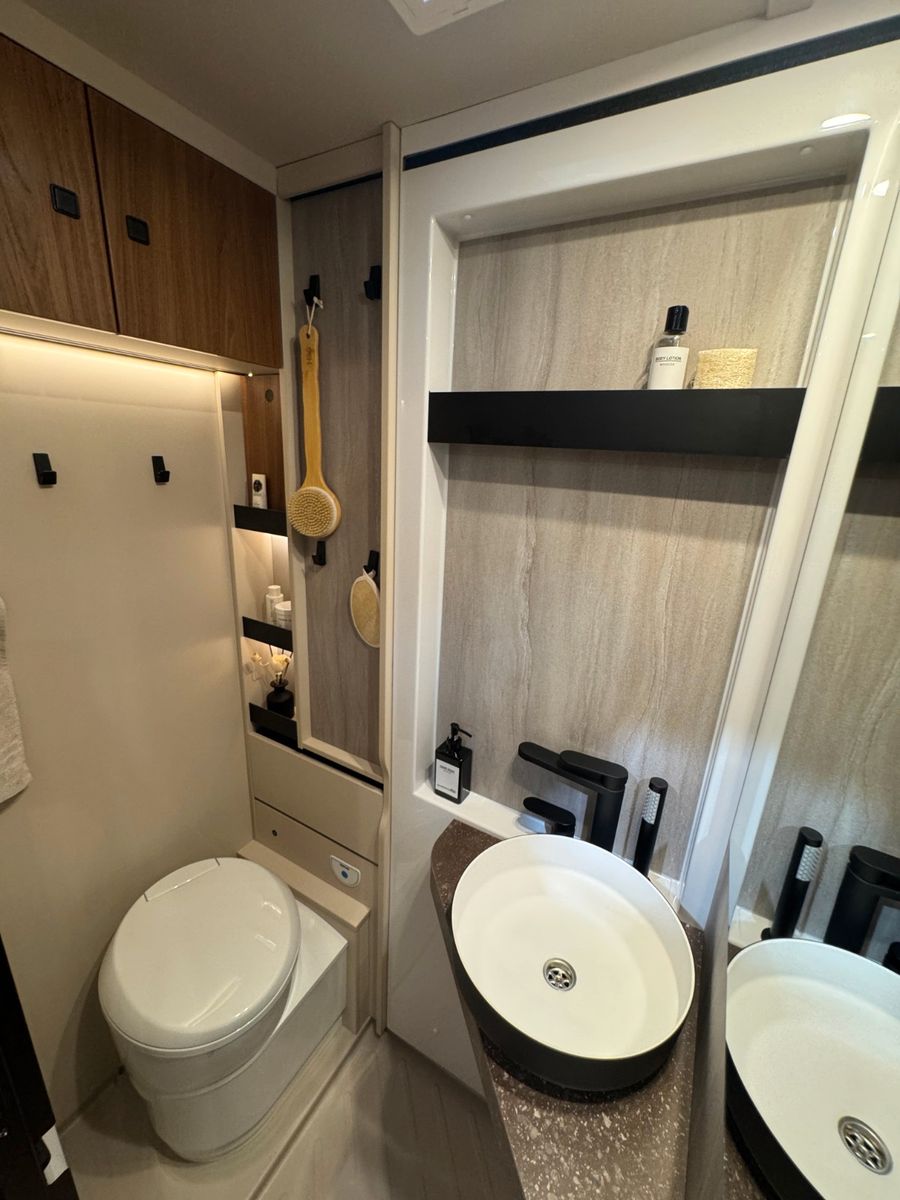 Fahrzeugabbildung Bürstner Signature SFT 7.4 NEUHEIT MODELL 2026!