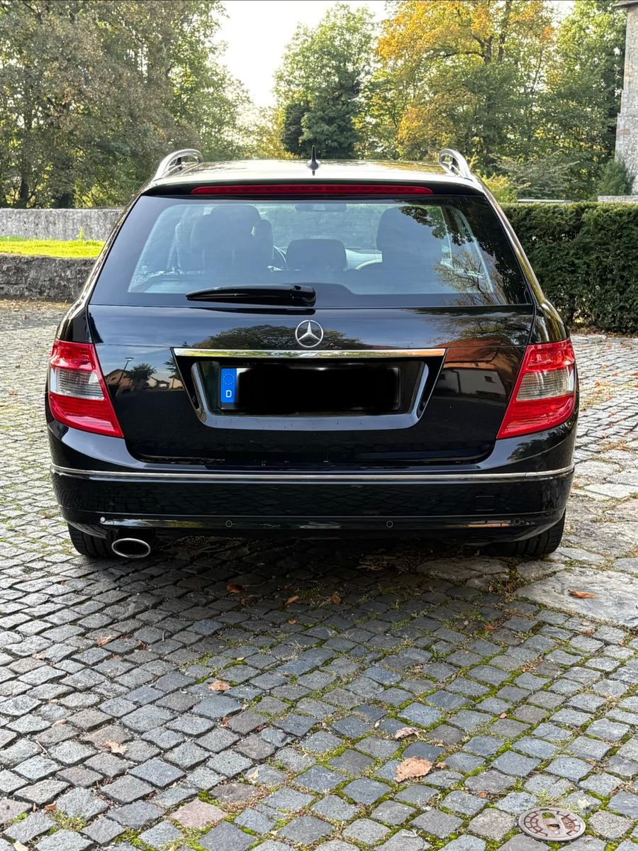 Mercedes-Benz C200 2010 — photo 5
