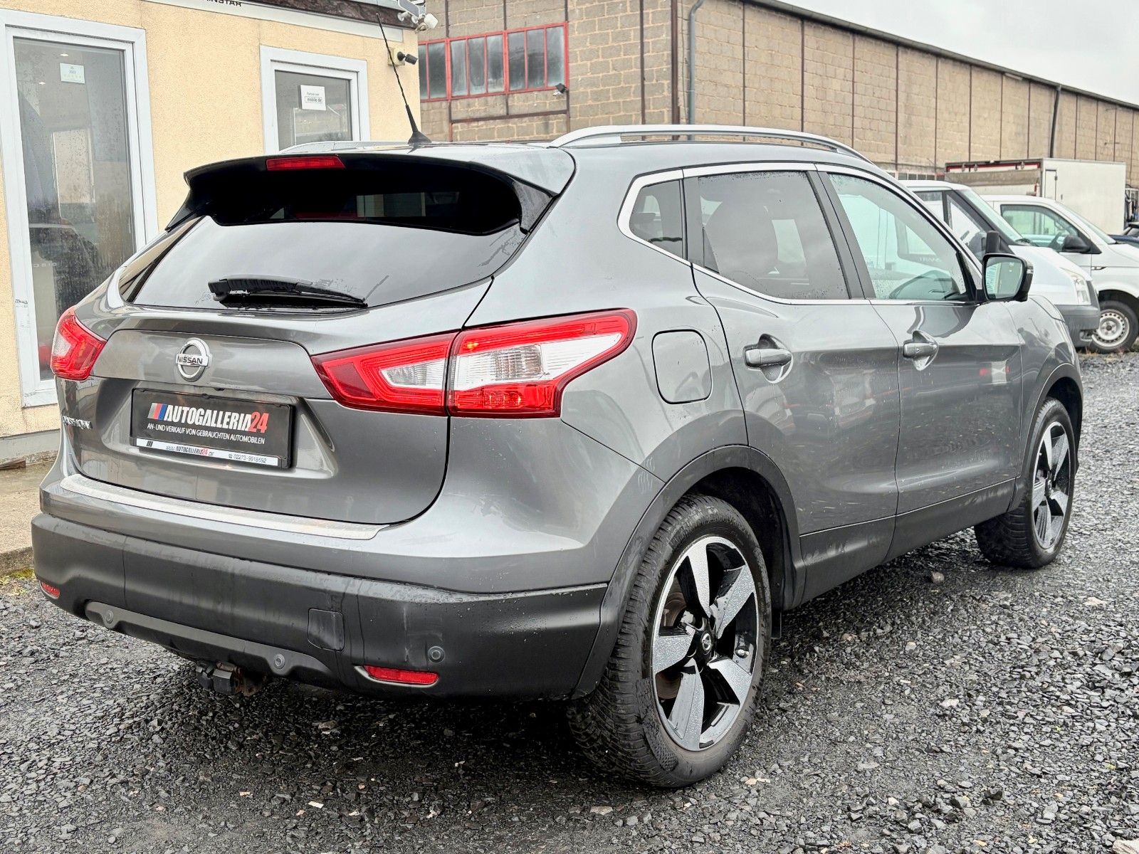 Fahrzeugabbildung Nissan Qashqai 1.6 N-Connecta Navi AHK 360 View 2.HAND