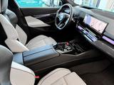 BMW M5 Limousine Limousine * Bowers & Wilkins Sound  - BMW M5: Grün, Limousine