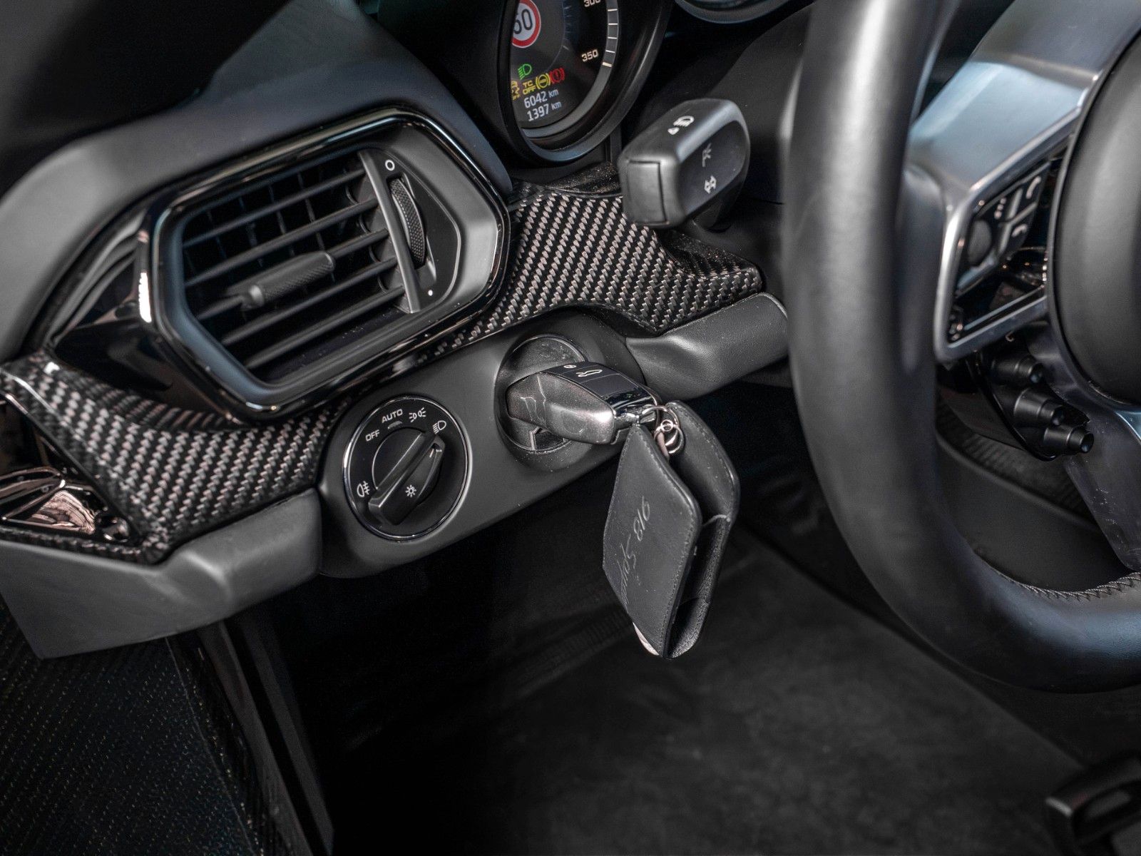 Porsche 918 Spyder LIQUID  METAL SILBER 1. Hand 14