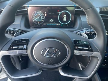 Fahrzeugabbildung Hyundai TUCSON 150PS DCT Blackline NAVI LED SD