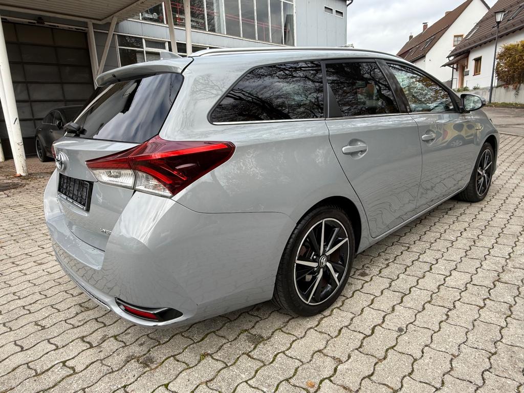 Toyota Auris Touring Sports