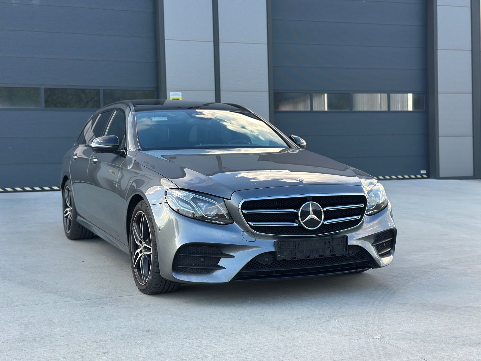 MERCEDES-BENZ E 400 d AMG Designo Burmester Massage