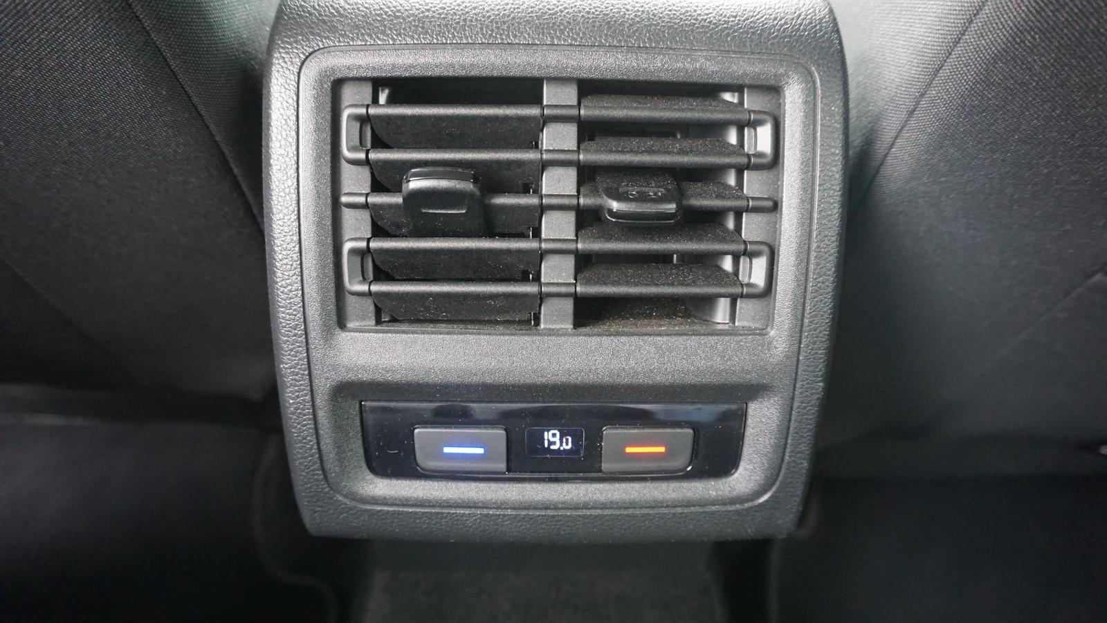Volkswagen Golf VIII 1.5 eTSI DSG Style LED Navi ACC Kamera, миниатюра 29