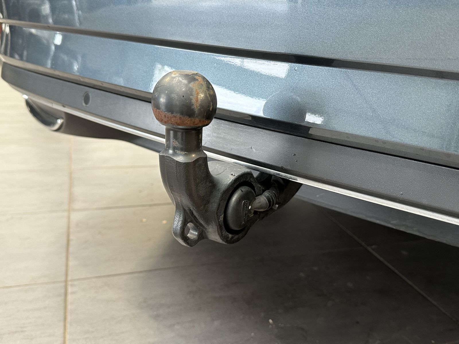 Fahrzeugabbildung SKODA Superb Combi 2.0 TDI DSG L&K NAV+MATRIX+AHK+ACC