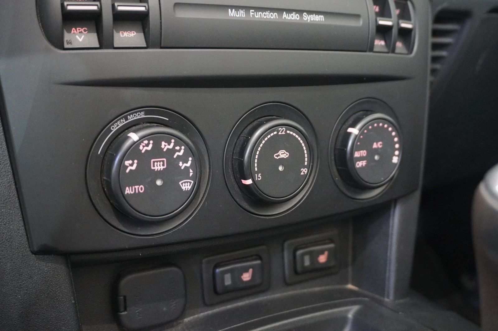 Fahrzeugabbildung Mazda MX-5 1.8 NISEKO ROADSTER SPORT/SHZ/NEBEL/MULTI.