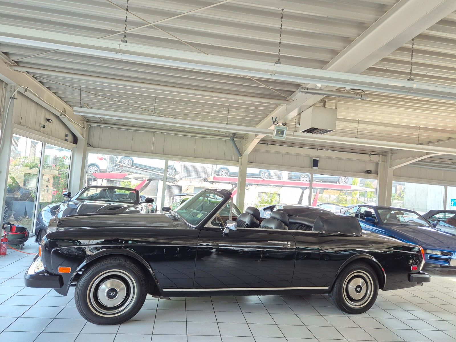 Fahrzeugabbildung Rolls-Royce Corniche/Technisch umfassend revidiert+Historie